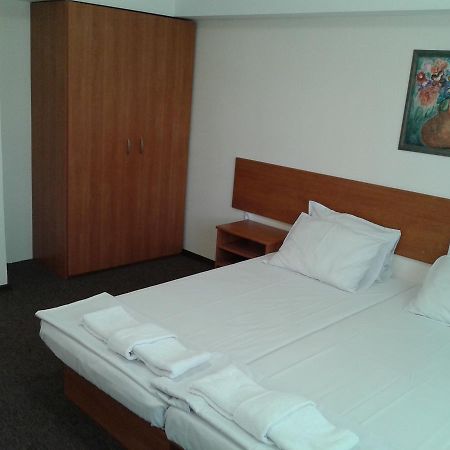 Hotel Stroitel Hisarya Luaran gambar