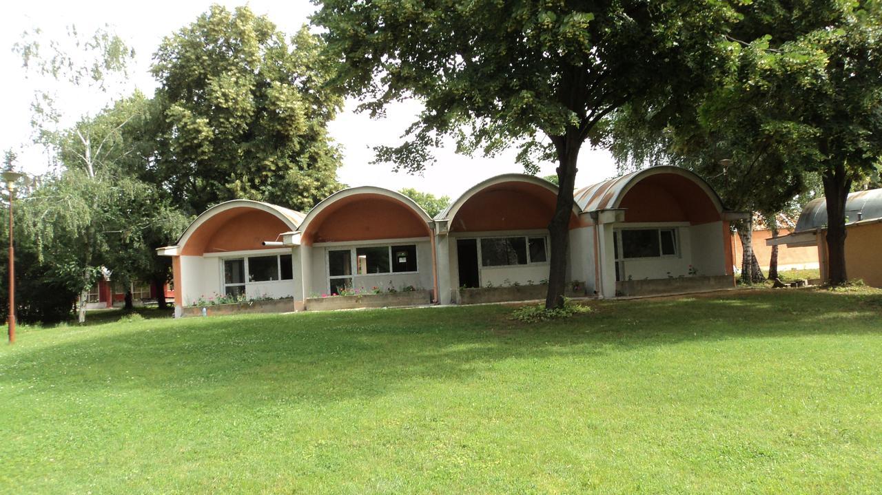 Hotel Stroitel Hisarya Luaran gambar
