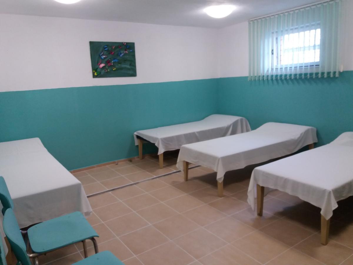 Hotel Stroitel Hisarya Luaran gambar
