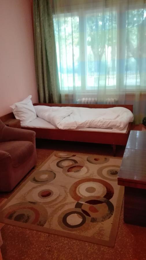 Hotel Stroitel Hisarya Luaran gambar