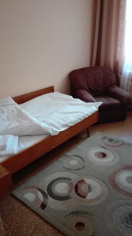 Hotel Stroitel Hisarya Luaran gambar